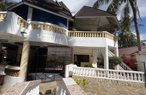 Diani Beach Villa | Charming and Remarkable15-bed Villa in Diani Beach