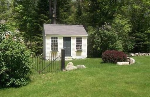Kennebunkport Apartamento | Un país que se siente muy cerca de Dock Square en Kennebunkport - ¡Se admiten perros!