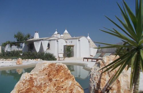Ostuni Villa | Trulli de piedra encantador y romántico del siglo XIX, con piscina