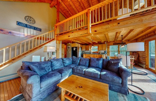 Franconia Cabina | Cabina con encanto y privado w / fuego y vistas al bosque!