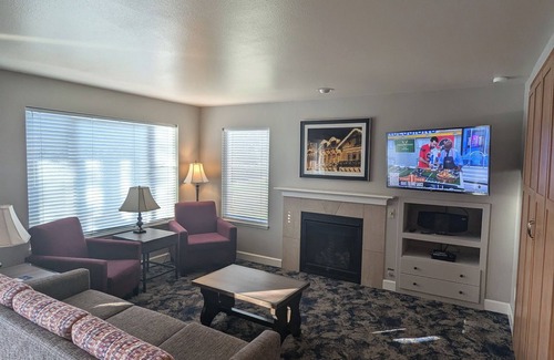 Downtown Leavenworth Condominio | Charming and spacious 2-bed 2 bath condo w/full kitchen in Leavenworth, WA.