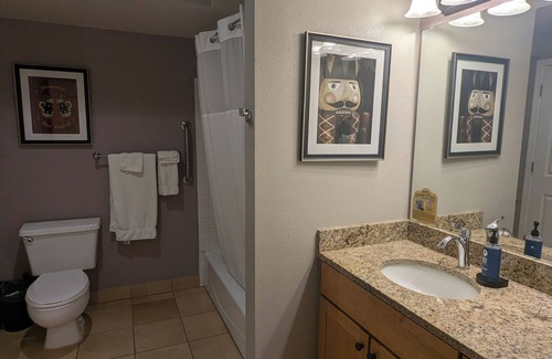 Downtown Leavenworth Condominio | Charming and spacious 2-bed 2 bath condo w/full kitchen in Leavenworth, WA.
