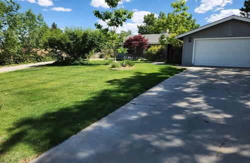 Bishop Casa | Charming and spacious 3-bedroom vacation home in delightful Bishop