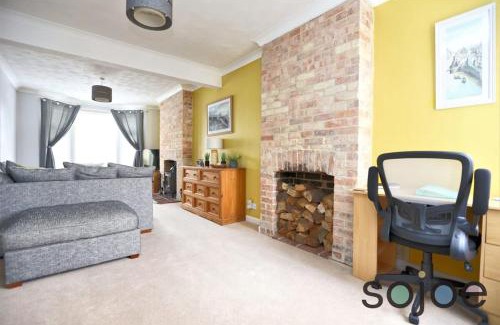 Lowestoft Casa | Charming and spacious 3 bedroom house very close to the beach