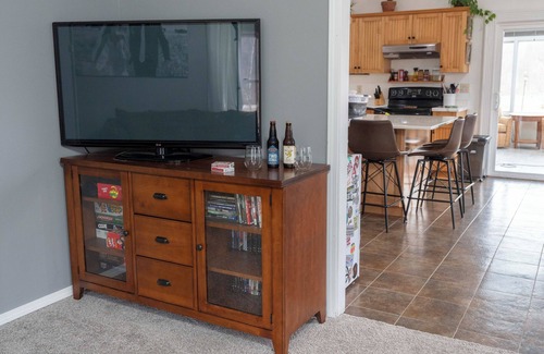 Suamico Casa | Charming and Spacious NFL Draft-Ready 3-bedroom Estate in Green Bay, WI