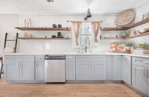 Jonesboro Casa | Charming and Spacious Home Great for Group Getaway