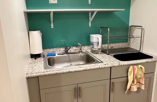 Cully Casa | Charming and spacious 1 bedroom unit in house. Private and very comfortable.