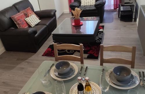 Alibon Apartamento | Charming and Stylish 2-Bed Apart - London Dagenham