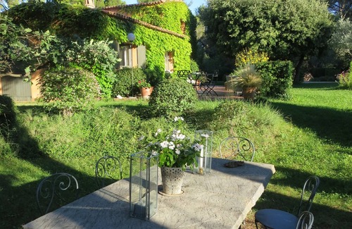 Est Casa | Charming and tasteful artist's house in an exceptional site in Bibemus