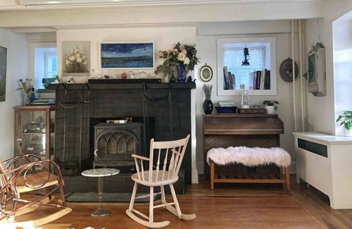 Washington Crossing Casa | Charming and whimsical 1836 home on the river in Titusville