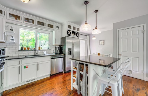 Mitchell Casa | Charming Ann Arbor Getaway w/ Deck: Near Downtown!