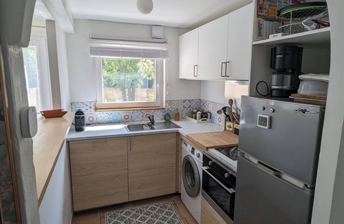 Chateauneuf-Grasse Apartamento | Charming Apartment with Private Garden – Between Sea and Countryside