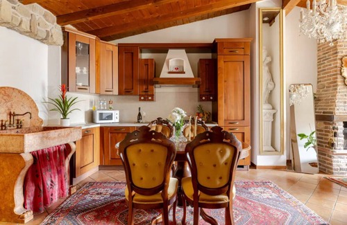 Moniga del Garda Apartamento | Charming apartment in the Castle.