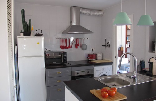 Costa Dorada Apartamento | Encantador apartamento con gran terraza y vista al puerto.