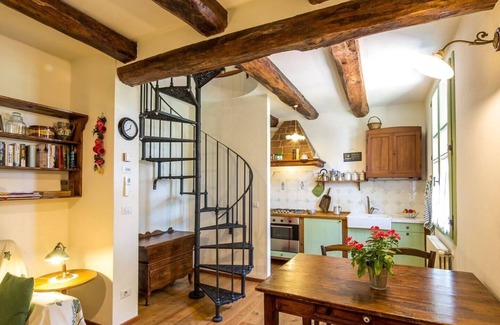 Dozza Apartamento | Charming apartment "Antonio" in historical Villa Calanco on the hills of Dozza