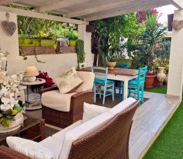 Calasetta Apartamento | Charming Apartment Calasetta + Garden