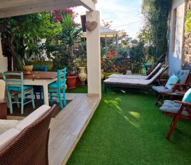 Calasetta Apartamento | Charming Apartment Calasetta + Garden