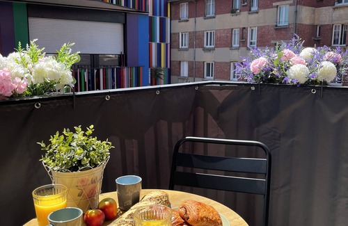 La Courneuve Apartamento | Charming apartment with balcony near Paris