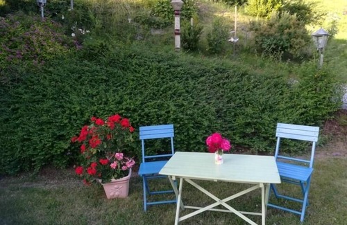 Goldegg Apartamento | Apartamento con encanto en Goldegg, Austria: vistas a la montaña y entrada privada.