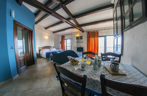 Capo Mulini Apartamento | Charming apartment in Capo Mulini with sea view - 50 m²