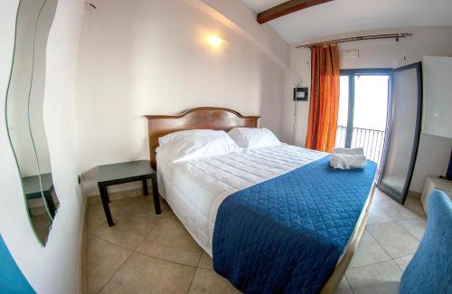 Capo Mulini Apartamento | Charming apartment in Capo Mulini with sea view - 50 m²