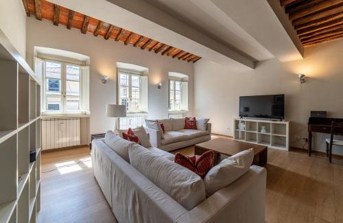 Lucca Historical Center Apartamento | Charming Apartment in Lucca's Historic Center