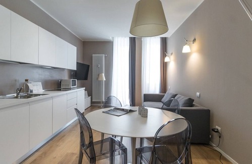 Guastalla Apartamento | Charming Apartment in Milan's Heart