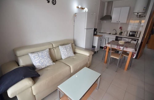 Santa Margarida Apartamento | Encantador Apartamento en Roses, Costa Brava: Cerca de la Playa, con Terraza, Garaje y Todas las Comodidades