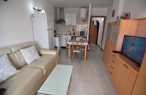 Santa Margarida Apartamento | Encantador Apartamento en Roses, Costa Brava: Cerca de la Playa, con Terraza, Garaje y Todas las Comodidades