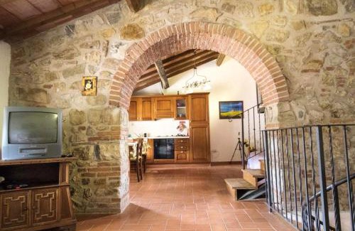 Massa Marittima Apartamento | Charming Apartment in Massa Marittima with shared pool.