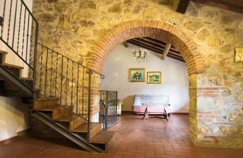Massa Marittima Apartamento | Charming Apartment in Massa Marittima with shared pool.