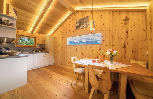 Naturno Casa | Encantador apartamento Kornkammer Lodge con vistas a la montaña, Wi-Fi y jardín
