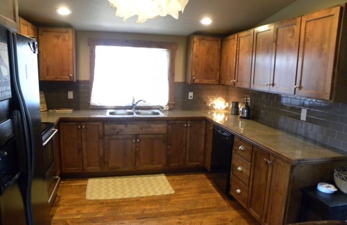 Creston Apartamento | Charming apartment near Kalispell and Glacier Park, with gorgeous views.