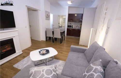 Favoriten Apartamento | Charming Apartment Near Central Station, Bg10