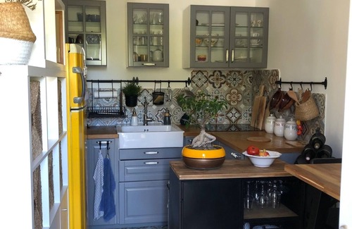 Eguilles Apartamento | Charming apartment nestled among olive trees in the heart of nature!