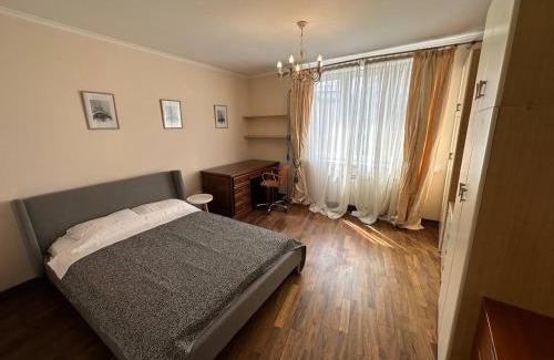 Pozniaky Apartamento | Charming apartment with 2 bedroom near the waterfront