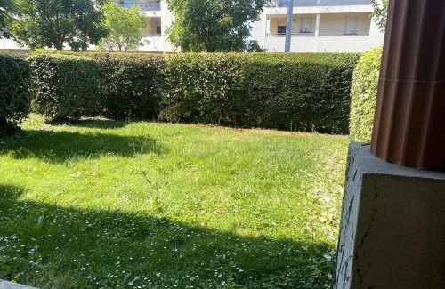 Colomiers Apartamento | Charming apartment with private garden