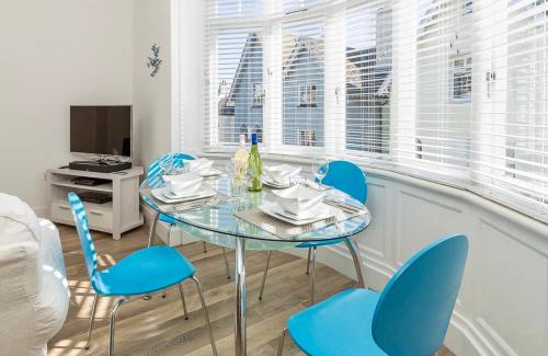 Dartmouth Apartamento | Charming Apartment With Garden & Parking