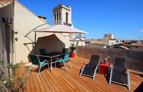 Nimes City Centre Apartamento | Encantador apartamento con impresionante terraza en el centro medieval de Nimes '