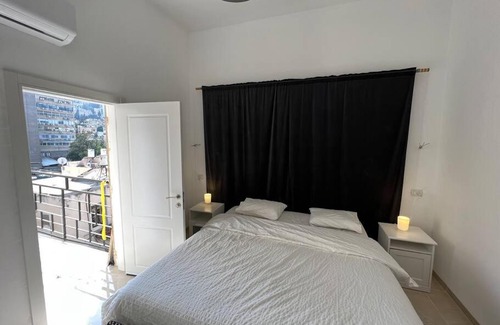 Haifa Apartamento | Charming Apt: Culture & Beaches