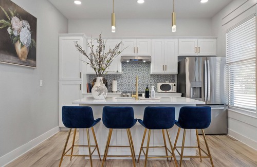 Midtown Apartamento | Charming Apt near Trinity Univ, Pearl, DT & 2 King Bed
