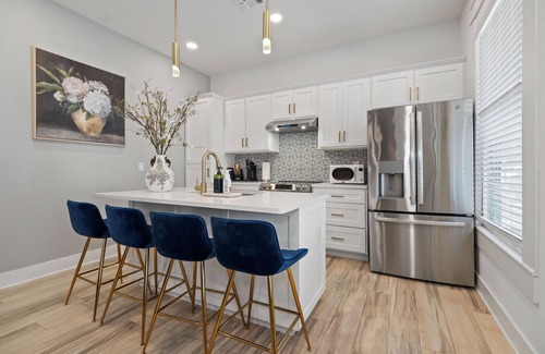 Midtown Apartamento | Charming Apt near Trinity Univ, Pearl, DT & 2 King Bed