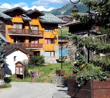 Montalbert Apartamento | Charming Apt With Balcony In La Plagne Montalbert