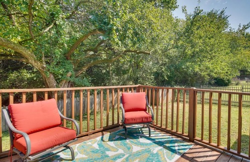 Fayetteville Casa | Charming Arkansas Retreat with Deck, Near Downtown!