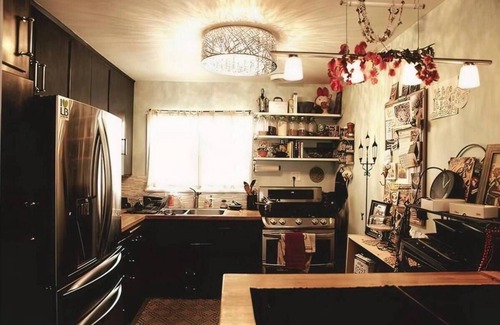 Alamitos Beach Condominio | Charming Artist Condo - Close walk to the Beach