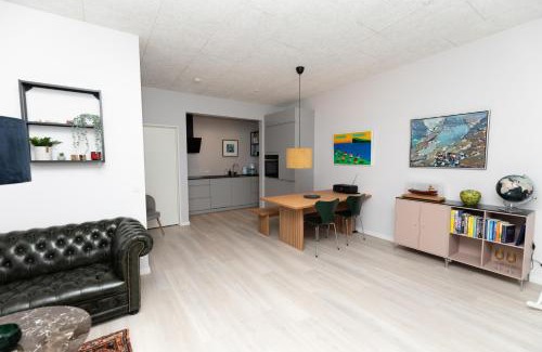 Hoyvik Apartamento | Charming Artistic Retreat - Panoramic View