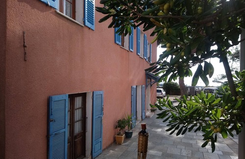 Santa-Severa Casa | Charming atypical waterfront house
