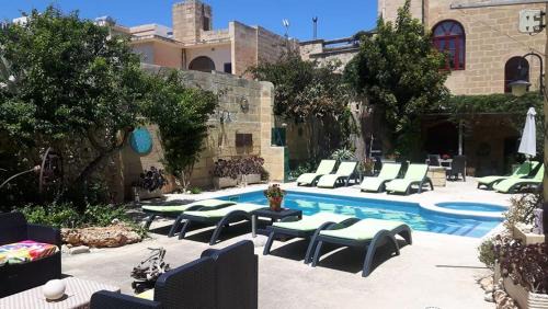 Qala Cama Y Desayuno | Charming B&B Dar Ta Zeppi