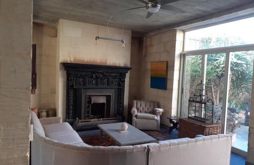 Qala Cama Y Desayuno | Charming B&B Dar Ta Zeppi