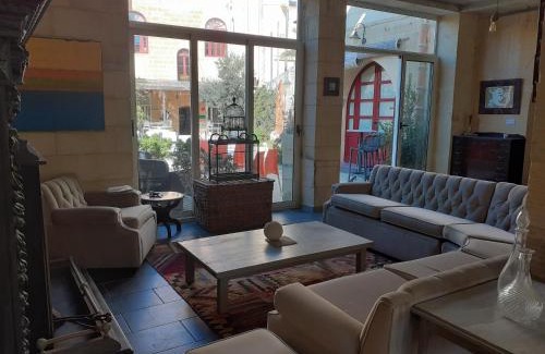 Qala Cama Y Desayuno | Charming B&B Dar Ta Zeppi